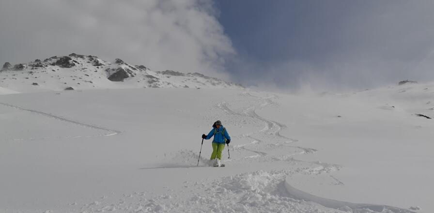 Ideales Skigelände hinunter ins Nurpenstal.