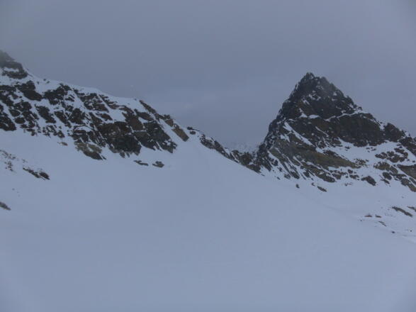 Larstigspitze, davor die Scharte