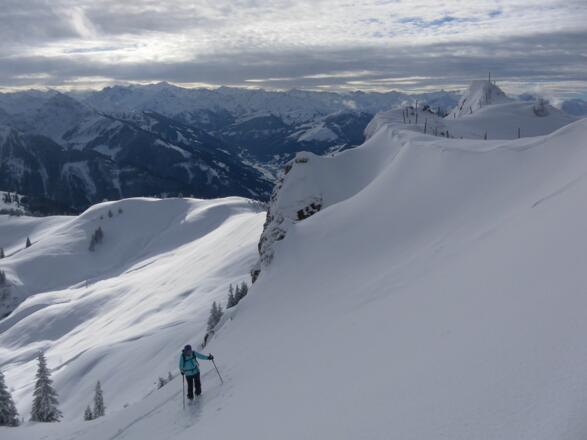 steiler Gipfelaufschwung, dahinter Brunnerkogel