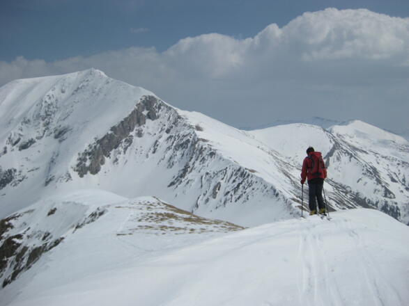 Abfahrt vom Gipfel des Reicheschkogels mit Weißeckblick