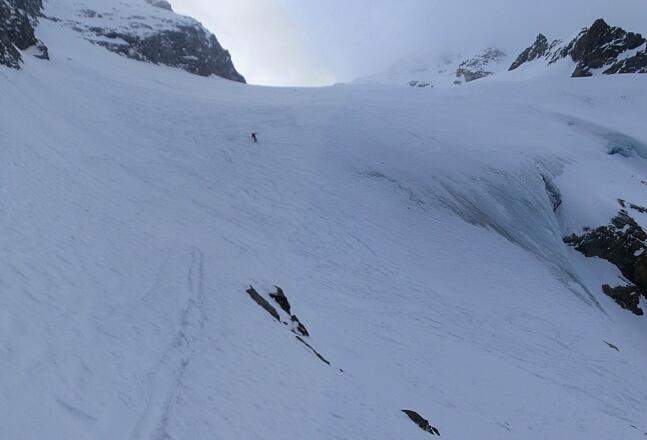 Steilstufe orographisch rechts des Eisbruches