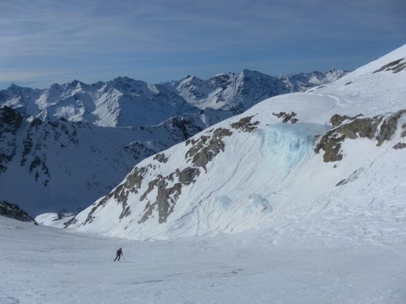 Rinne des Zungenrestes