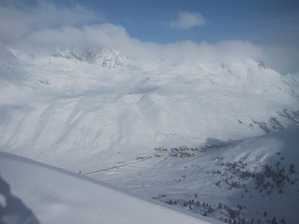 Blick über die Gipfelwechte nach Kühtai