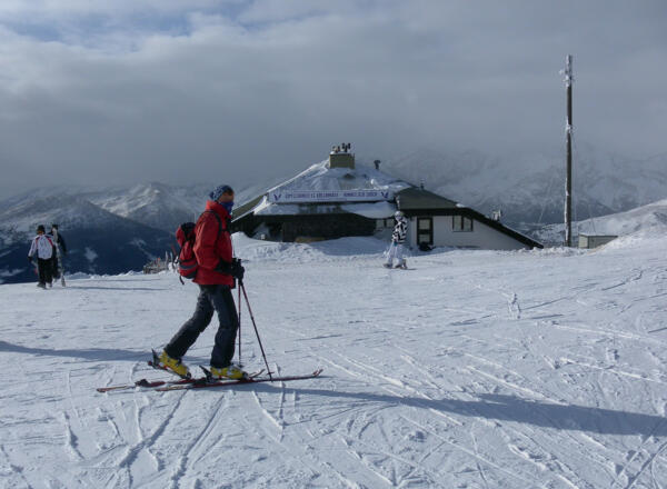 Gipfelskihütte am Aineck