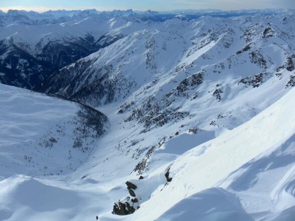 rechts Anstiegshänge aus dem Einattal