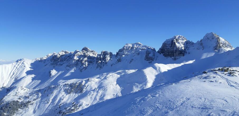 Blick auf Kalkkögel: (v.r.n.l.) Schlicker Seespitze, Riepenwand, Ochsenwand, Steingrubenkogel ...