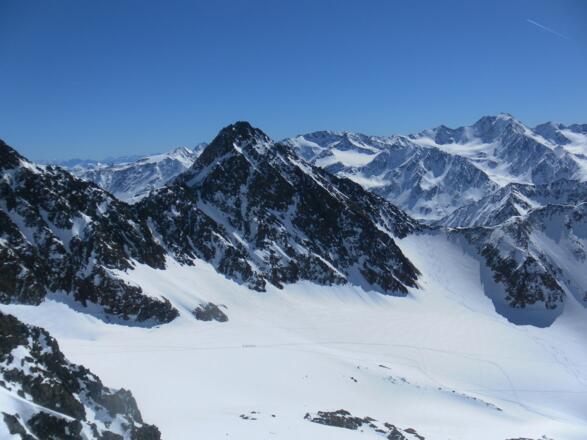 Tiefblick zum Anstiegsweg