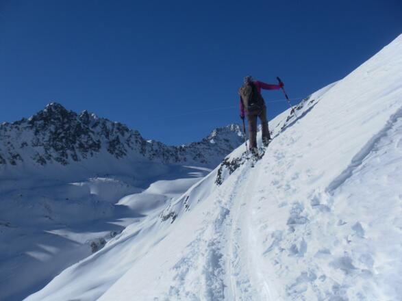 Steilpassage über dem Riffltal
