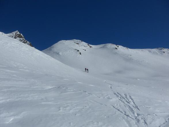 Mulden entlang der Storfenspitze