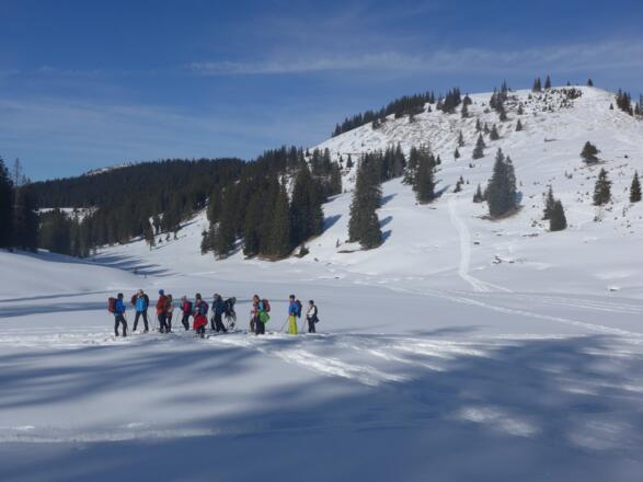 Kurzer Zwischenstopp im &quot;Alter Hof&quot;, dann rauf zum Pirschling (1634 m ü. NN)(im Hintergrund)