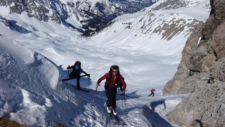 ... einige Spitzkehren erfordert dieses Steilstück. Der Lohn ist der Blick auf Innsbruck.