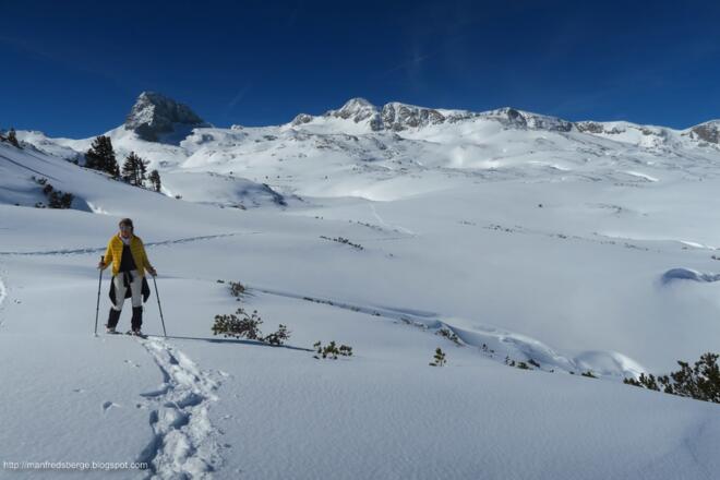 Koppenkarstein und rechts der Hohe Gjaidstein