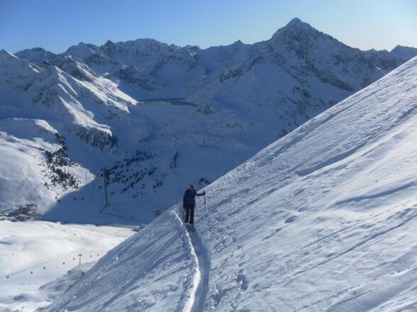 steiler Gipfelhang des Vorderen Grieskogels