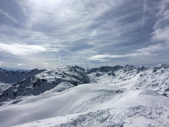 Blick vom Gipfel Richtung Torhelm