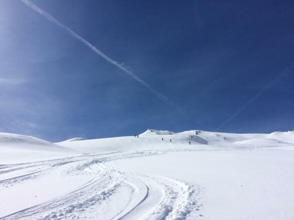 Die weiten Hänge Richtung Gipfel