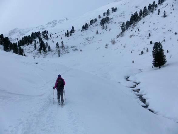 vor der Talenge rechts zu den freien Hängen