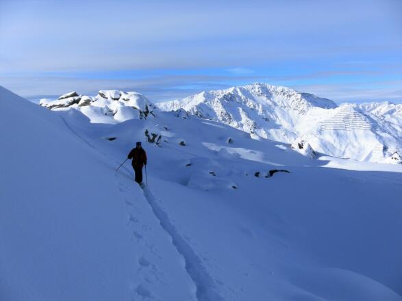 im Kar unter dem Marchkopf, dahinter Großer Gilfert und Sonntagsköpfl