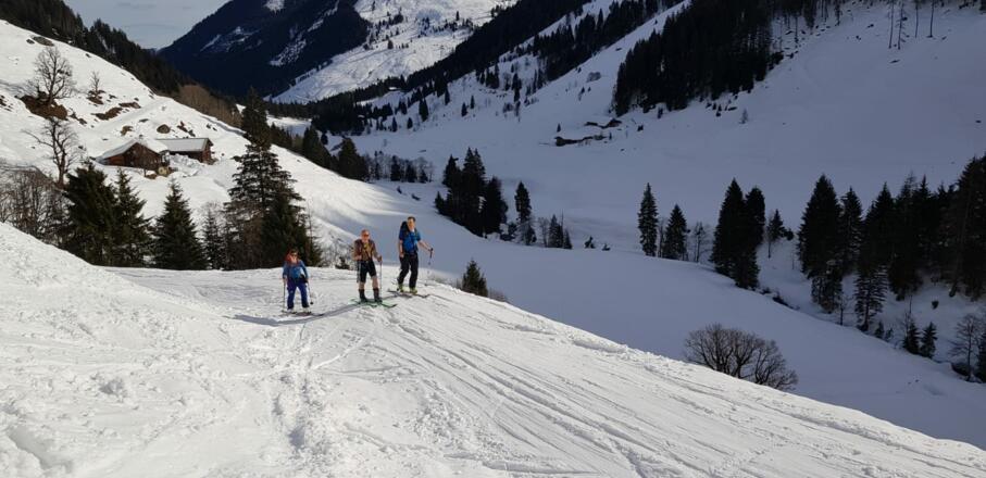 Kurz nach Verlassen des Talbodens erreicht man meist schon die Sonne