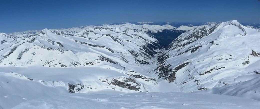 Obersulzbachtal, links die Schlieferspitze, rechts der Keeskogel