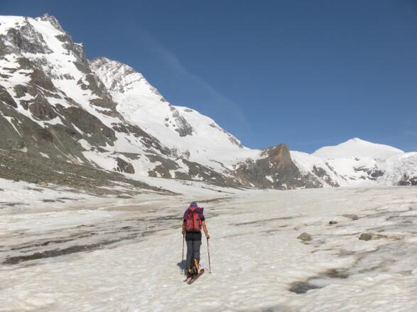 auf der Pasterzenzunge Richtung Kleinem Burgstall=zentraler Fels