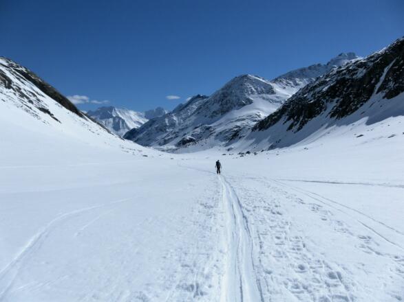 Maurertalausfahrt, mittig das Rostocker Eck