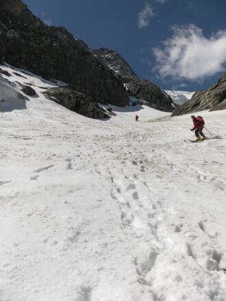 steile Rinnenabfahrt unter dem Hofmannskees