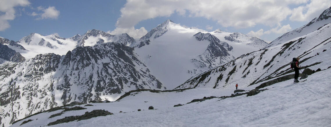 ourenzuckerl Hintere Schwärze links im Hintergrund und rechts der Similaun
