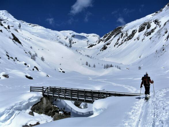breites oberes Maurertal, links die Rampe zur Essener Rostocker Hütte