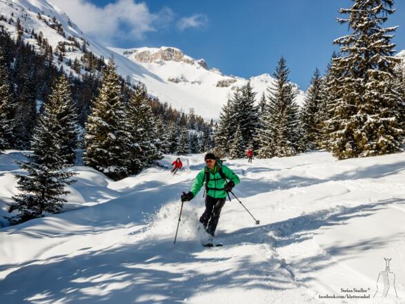 die letzten Schwünge in der Waldschneise bis zur Forststraße