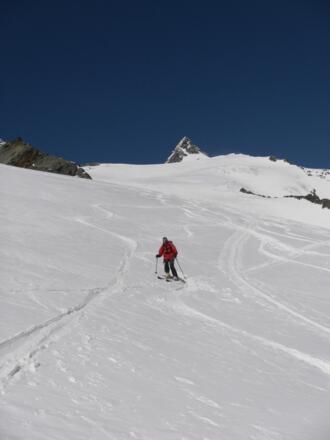 Rückblick zu Adlersruhe und Großglocknergipfel