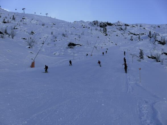 Hochfügen Pistenabfahrt in der Vorsaison