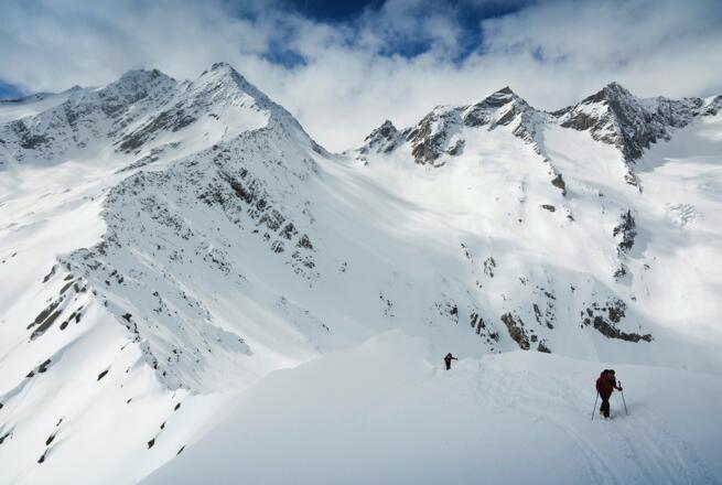 am Nordgrat mit Blick zum Reggentörl. Links die Malhamspitzen, rechts die Gubachspitzen