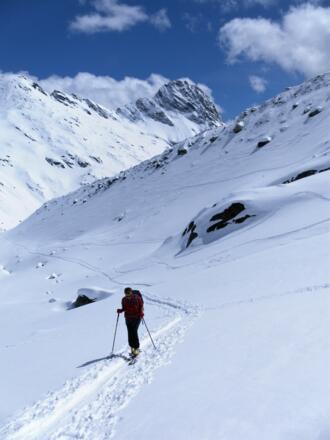um das Hütteneck zur Nordflanke