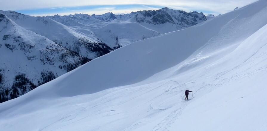 Gipfelkar oberhalb der Felsbarriere