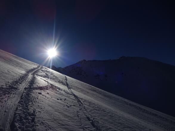 Kurze steilere Querung - Spitzkehren sind keine nötig