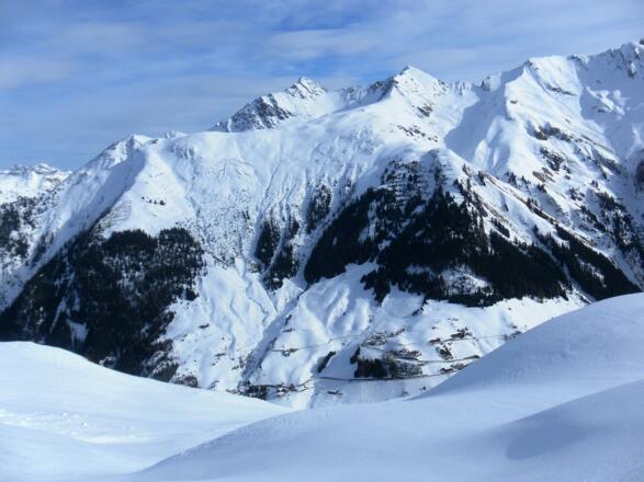 Hahnleskopf links über Kaisers aus dem Anstieg zum Schwarzen Kranz