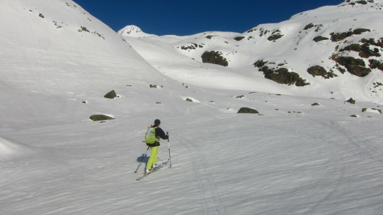 Im Talkessel des Riffeltals wird der Gipfel des Glockturms erstmals sichtbar.