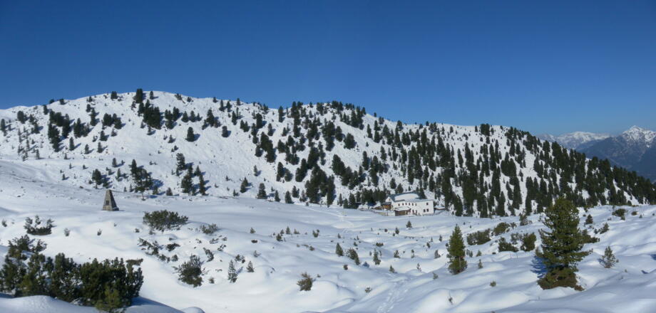 Sonntagsköpfl Ostflanke mit Adolf Pichler Hütte