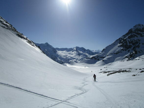 Flach weiter und am Triebenkarsee vorbei