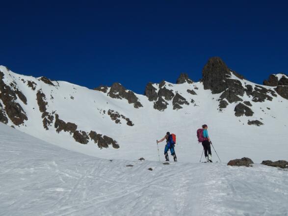 Kurz vor dem Gipfelhang. Dieser wartet links vom Bild