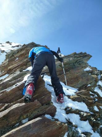 Klettertechnische Schwierigkeiten im II. alpinen Schwierigkeitsgrad sind kurzzeitig zu meistern