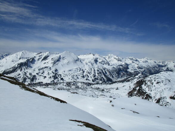 Obertauern Passhöhe - darüber Große und Kleine Kesselspitze, Gamsleitenspitze, Zehnerkarspitze...