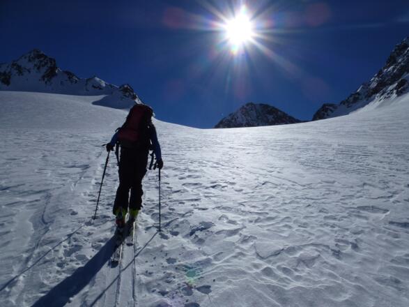 Im oberen, flachen Gletscherbecken des Rotmoosferners.