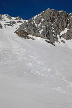 Perfekt erwischt: Butterfirn auf den Steilhängen hinunter ins Urbankar