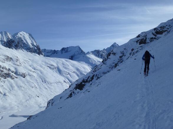 Blick gegen Südosten in Richtung Granatenkogel 3318m, Hochfirst 3403m und Liebenerspitze 3399m