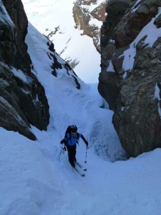Das sieht bereits nach Skitourencanyoning aus.