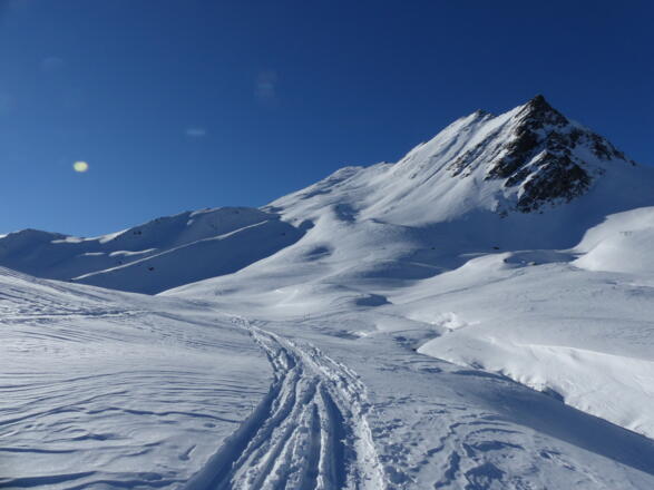Der weitläufige Boden &#039;s Mölterl.; hier zweigen wir rechterhand zum Roten Kogel ab.