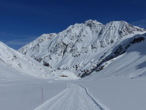 Im Talboden &quot;In der Sulza&quot; schweift der Blick zurück zur Amberger Hütte.