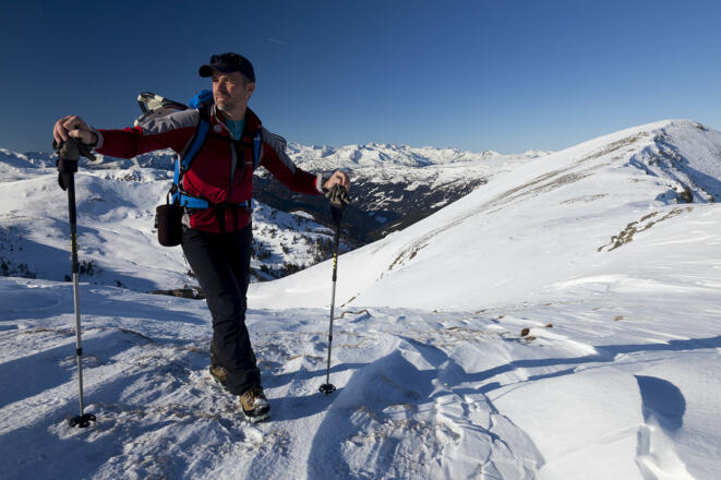Beim Übergang vom Sauereggnock zum Vogelsangberg kommt man manchmal schneller/besser voran, wenn man die Schneeschuhe abschnallt
