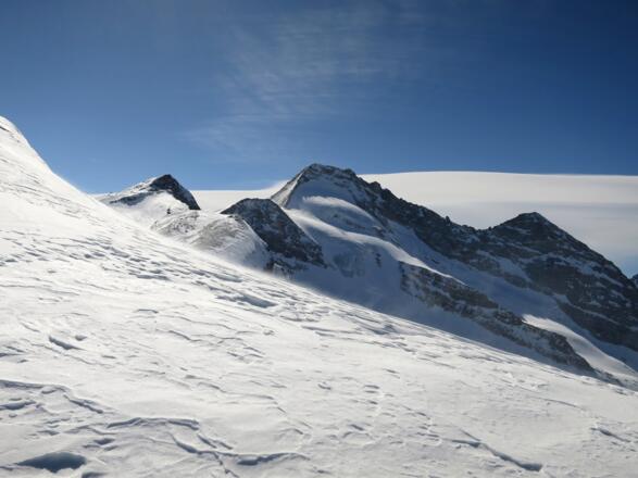 ... bekommen freie Sicht nach Süden auf Großen und Falschen Kaserer, Olperer und Fußstein.